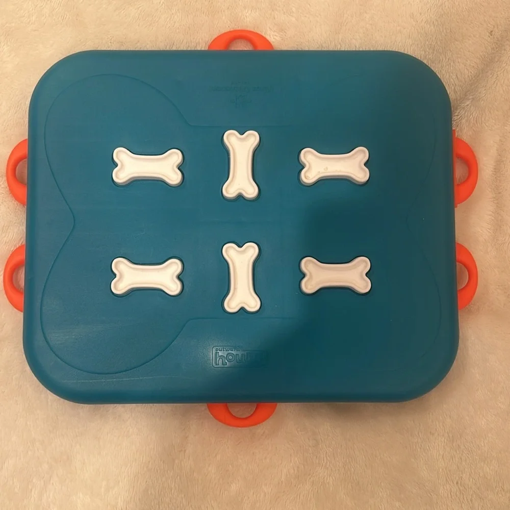 Outward Hound Nina Ottoson Casino Puzzle Game Dog Toy NWOT